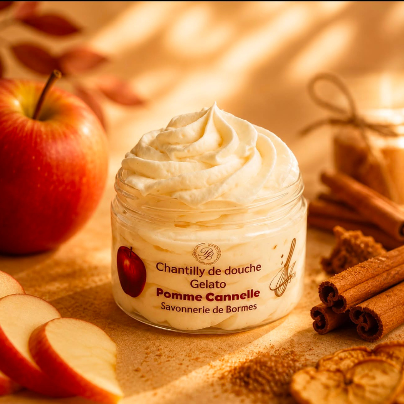 Savon fouetté Pomme Cannelle